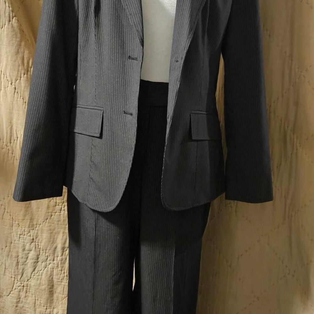 Worthington stretch womens Charcoal/Black pinstripe pantsuit
